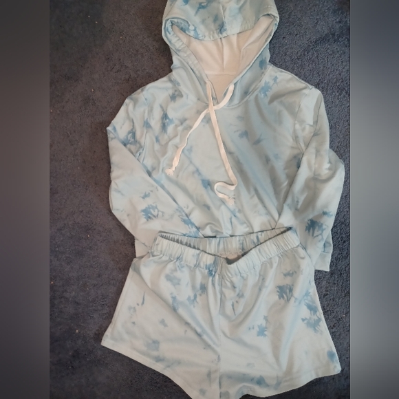 2pc tie dye hoodie & shorts set size 10 - Picture 5 of 8